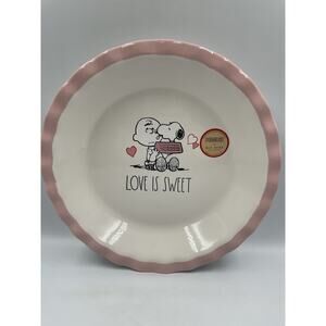 NEW Rae Dunn Peanuts Snoopy Valentine’s Day Pie Dish “Love Is Sweet”